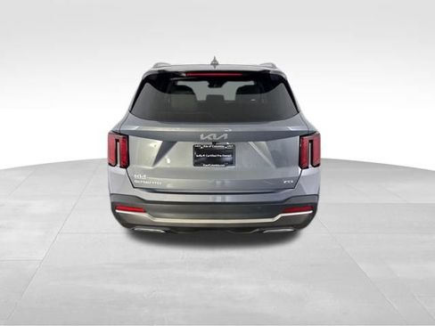 Certified 2025 Kia Sorento S AWD/4WD image 8