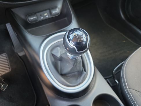Used 2015 Kia Soul FWD image 24