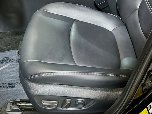 Used 2023 Toyota RAV4 XLE Premium image 16