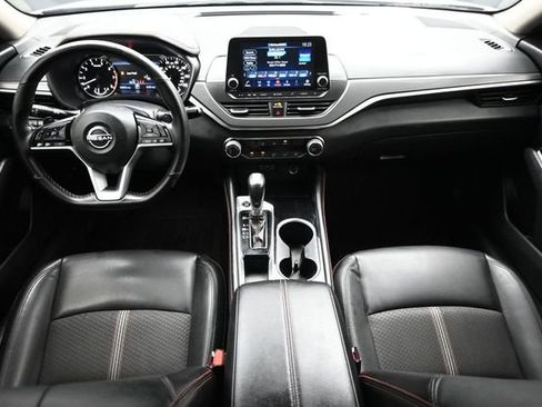 Used 2025 Nissan Altima 2.5 SR FWD image 12