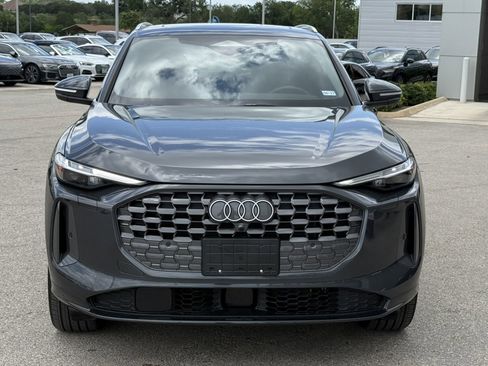 Used 2025 Audi Q5 Premium AWD/4WD image 2