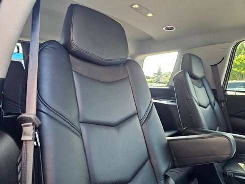 Used 2018 Cadillac Escalade Premium Luxury w/ LPO, Radiant Package AWD/4WD image 12