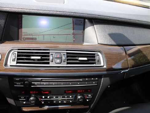 Used 2011 BMW 740Li image 15