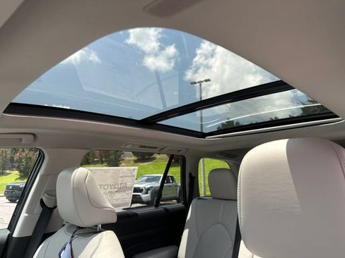 New 2026 Toyota Grand Highlander AWD Hybrid image 19