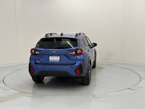 Used 2025 Subaru Crosstrek 2.0i Premium image 5