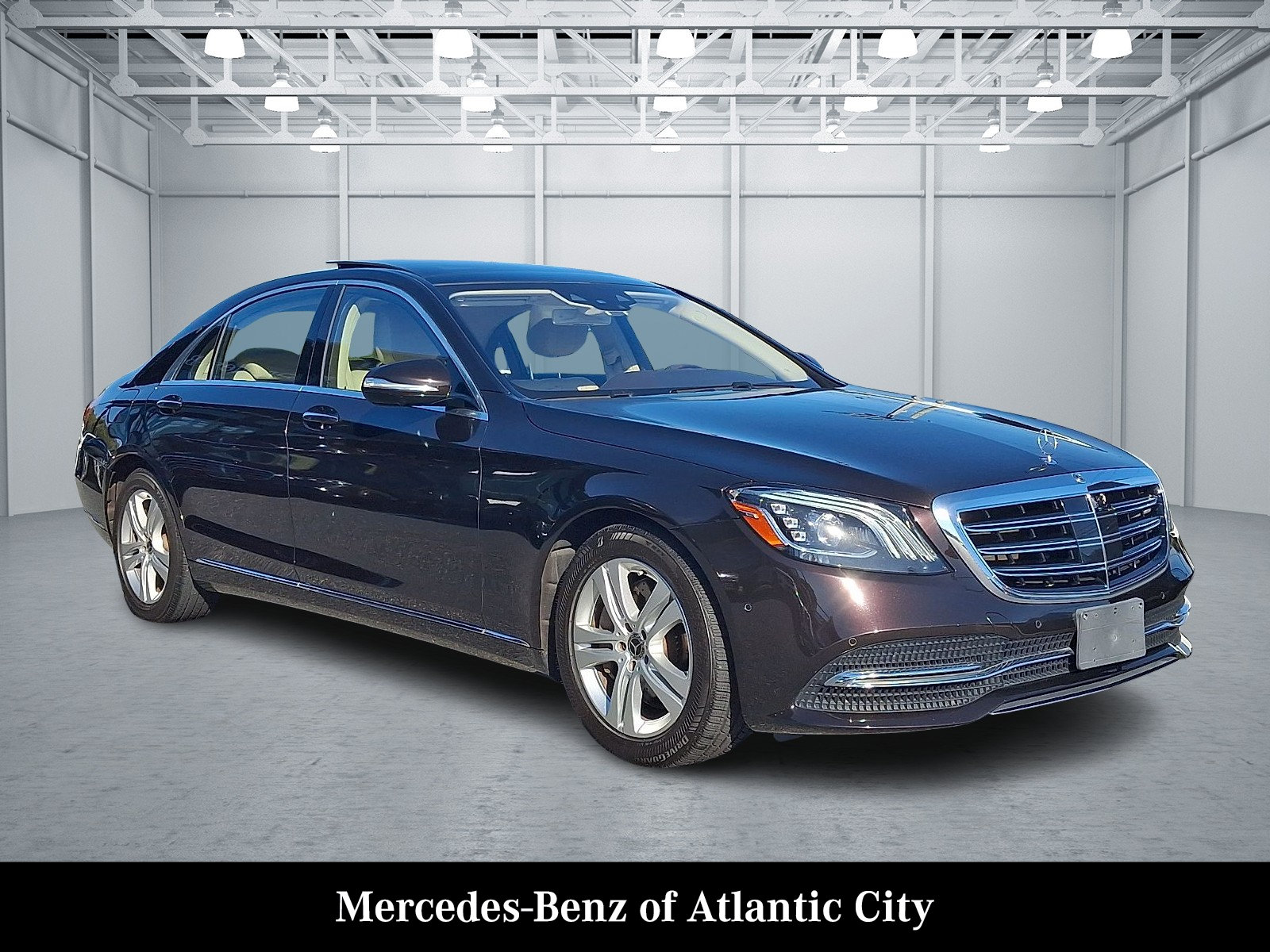 Used 2019 Mercedes-Benz S 560 4MATIC Sedan image 1