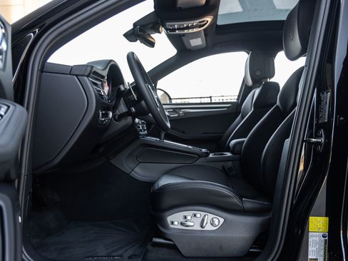 Certified 2026 Porsche Macan S AWD/4WD image 23