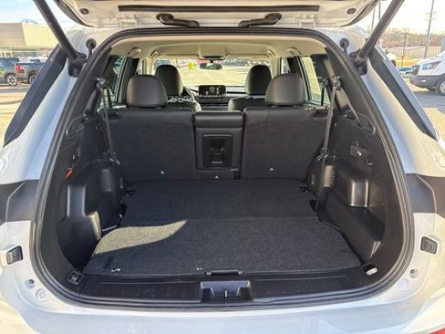 Used 2023 Mitsubishi Outlander SE image 29