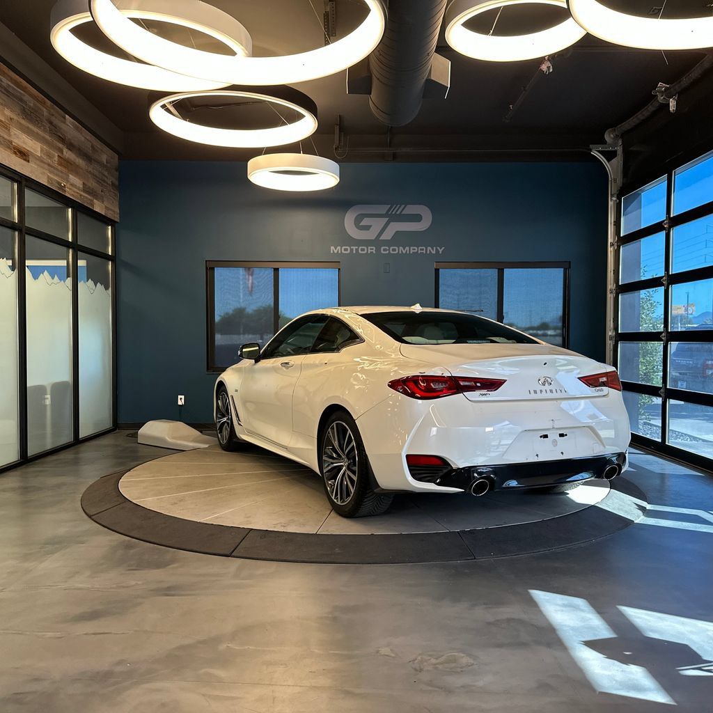 Used 2019 INFINITI Q60 3.0t Luxe AWD/4WD image 5