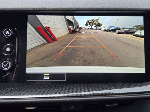 Used 2023 Buick Envision Essence image 16