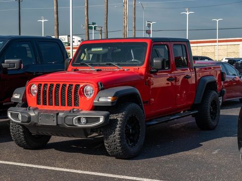 Used 2023 Jeep Gladiator Sport AWD/4WD image 3