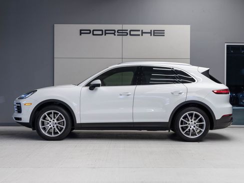 Used 2021 Porsche Cayenne image 2