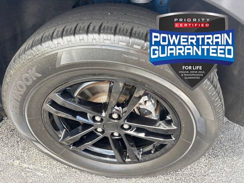 Used 2022 Ford Explorer XLT w/ Equipment Group 202A AWD/4WD image 11