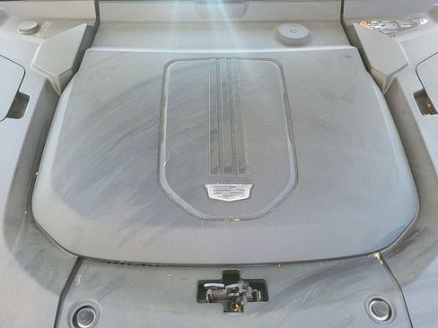 Used 2024 Cadillac Lyriq Sport AWD/4WD image 37