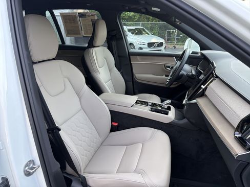Used 2026 Volvo XC90 B6 Plus w/ Protection Package Premier AWD/4WD image 35