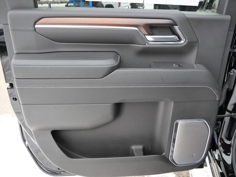 Used 2024 GMC Sierra 2500 Denali w/ Denali Reserve Package image 25