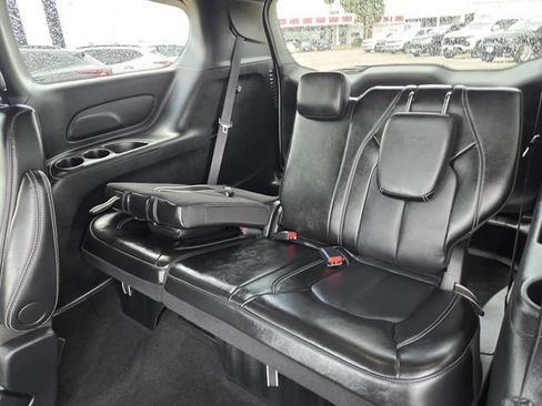 Used 2025 Chrysler Pacifica Select FWD image 16
