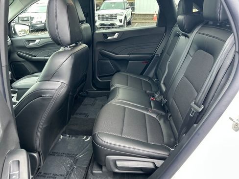 Used 2025 Ford Escape Base w/ Class II Trailer Tow Package image 8