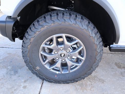 New 2025 Ford Bronco Badlands image 18