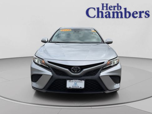 Used 2020 Toyota Camry SE FWD image 2