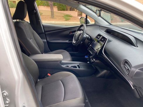 Used 2022 Toyota Prius LE FWD image 53