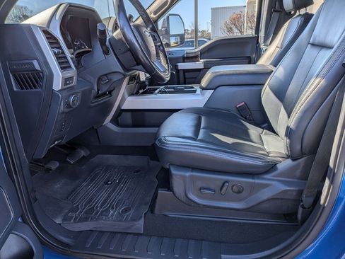 Used 2022 Ford F250 Lariat w/ Chrome Package image 11