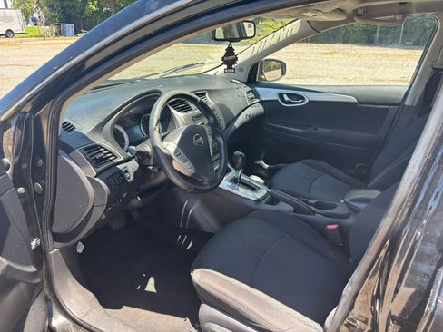 Used 2014 Nissan Sentra SR w/ Premium Package FWD image 9
