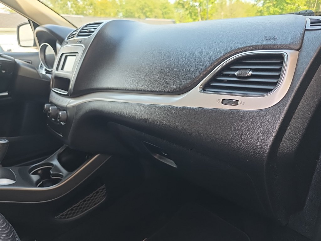 Used 2020 Dodge Journey SE w/ SE Popular Equipment Group FWD image 22