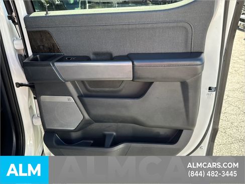 Used 2022 Ford F150 Lightning Lariat image 19