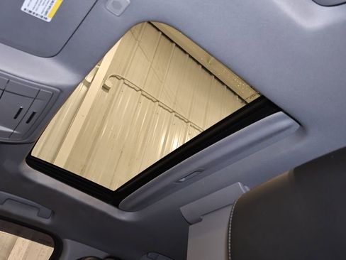 Used 2018 Chevrolet Tahoe LT image 38