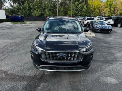 Used 2023 Ford Escape SE image 3