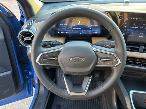New 2026 Chevrolet Equinox ACTIV w/ Convenience Package III AWD/4WD image 16
