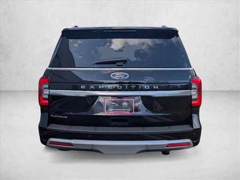 Used 2024 Ford Expedition Platinum image 6