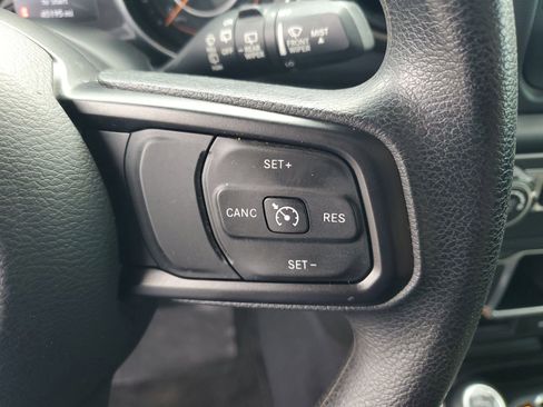 Used 2018 Jeep Wrangler Sport AWD/4WD image 17