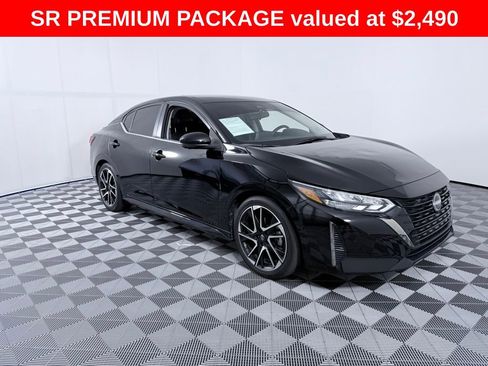 Used 2024 Nissan Sentra SR w/ SR Premium Package image 2