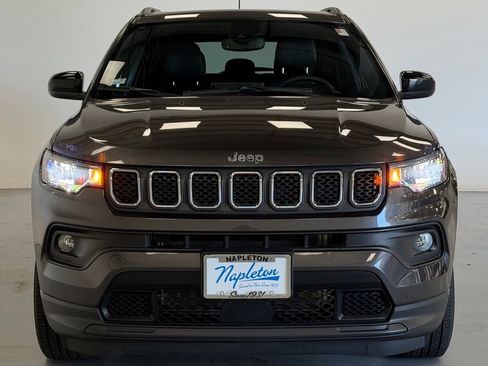 Used 2023 Jeep Compass Latitude w/ Sun and Sound Group AWD/4WD image 7