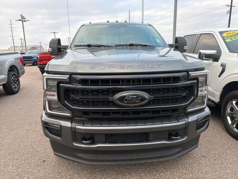 Used 2020 Ford F350 Lariat image 2