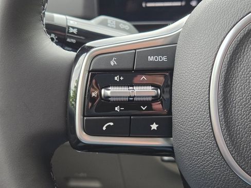 New 2026 Kia Carnival FWD image 24