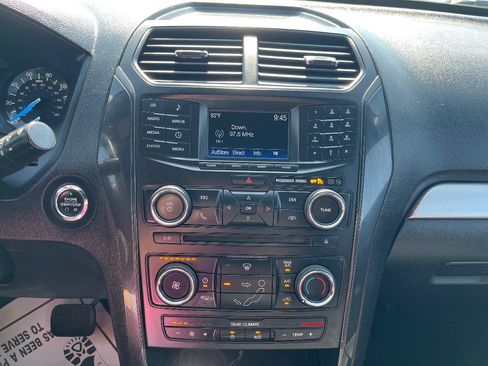 Used 2016 Ford Explorer XLT AWD/4WD image 13