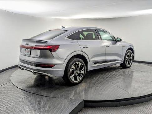 Used 2023 Audi e-tron Premium image 8