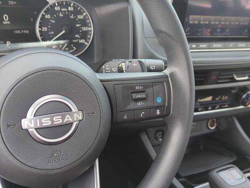 Used 2024 Nissan Rogue SV FWD image 18