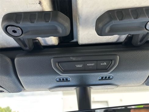 Used 2022 Jeep Gladiator Overland image 28