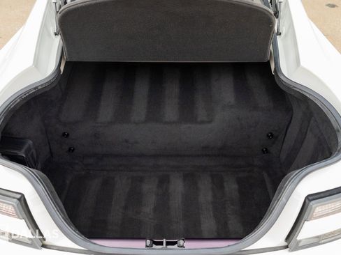 Used 2011 Aston Martin V12 Vantage Coupe image 34