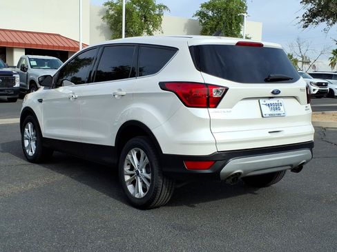 Certified 2019 Ford Escape SE FWD image 3