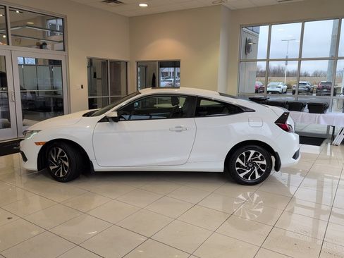 Used 2017 Honda Civic LX-P image 2