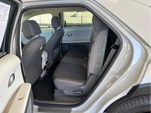 Used 2024 Hyundai Ioniq 5 SE image 11