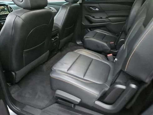 Used 2019 Chevrolet Traverse LT w/ LPO, Black Accent Package image 18