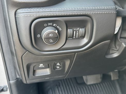 Used 2019 RAM 1500 Limited RWD image 36