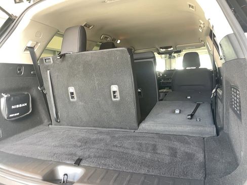 Used 2024 Nissan Pathfinder SV image 22