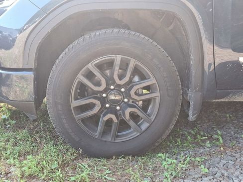 Used 2021 GMC Sierra 1500 Elevation w/ Preferred Package image 3